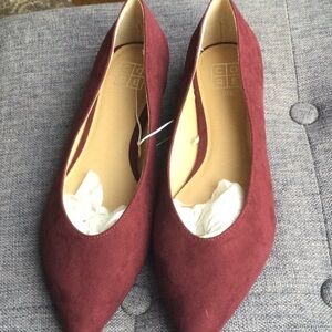 Core Life faux suede burgundy flats in 8 NWOT 2